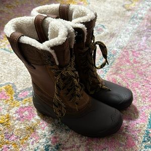 Size 8 Women’s Northface Boots